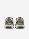 Sapatilhas Nike P-6000 Verdes e Brancas Para Homem