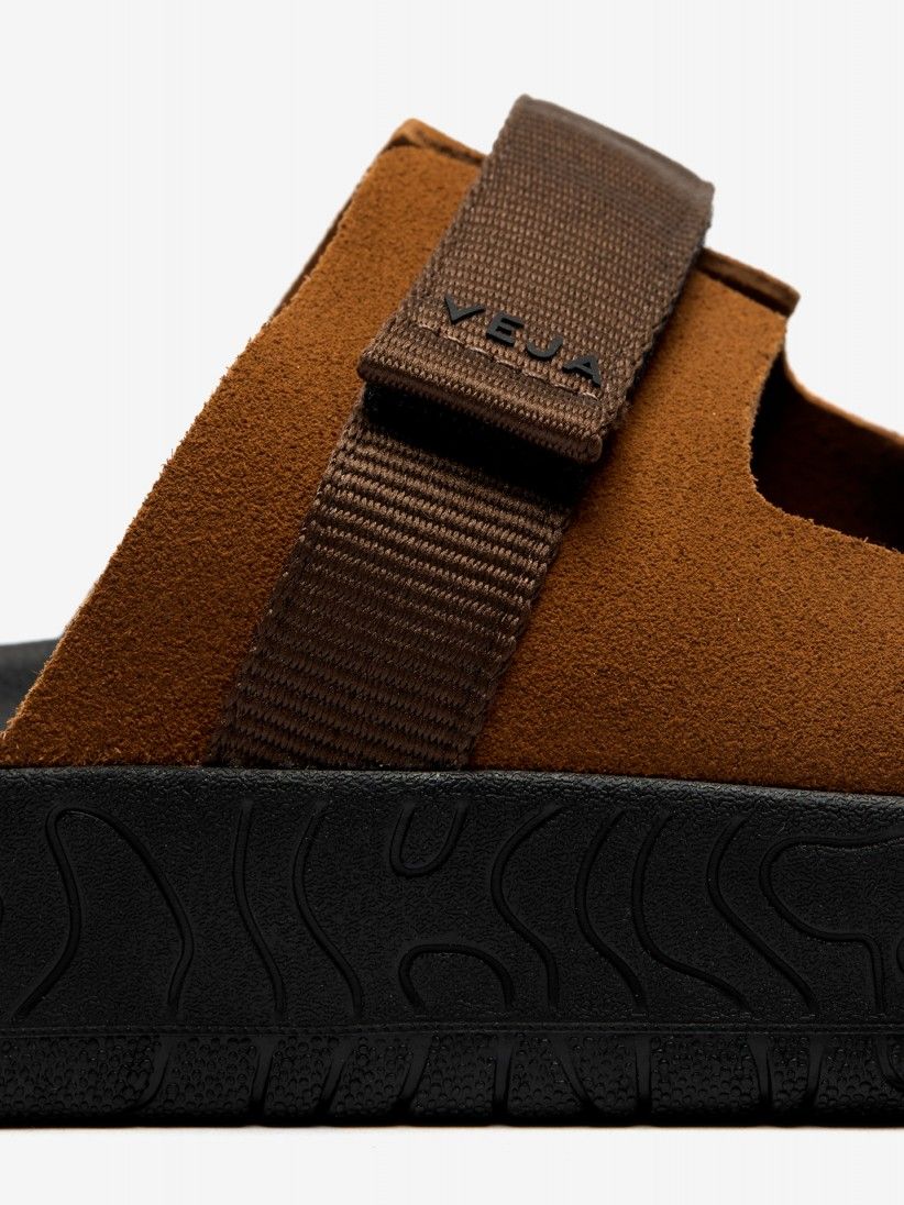 Chinelos Veja Arpoador Camel e Castanhos Em Camur�a