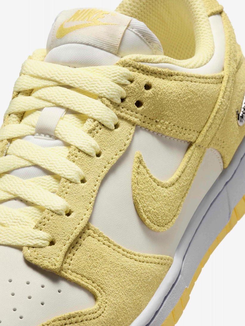Sapatilhas Nike Dunk Low SE Amarelas e Bege Para Mulher