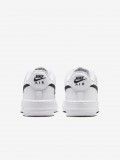 Sapatilhas Nike Air Force 1 Low Tech Brancas e Pretas J�nior