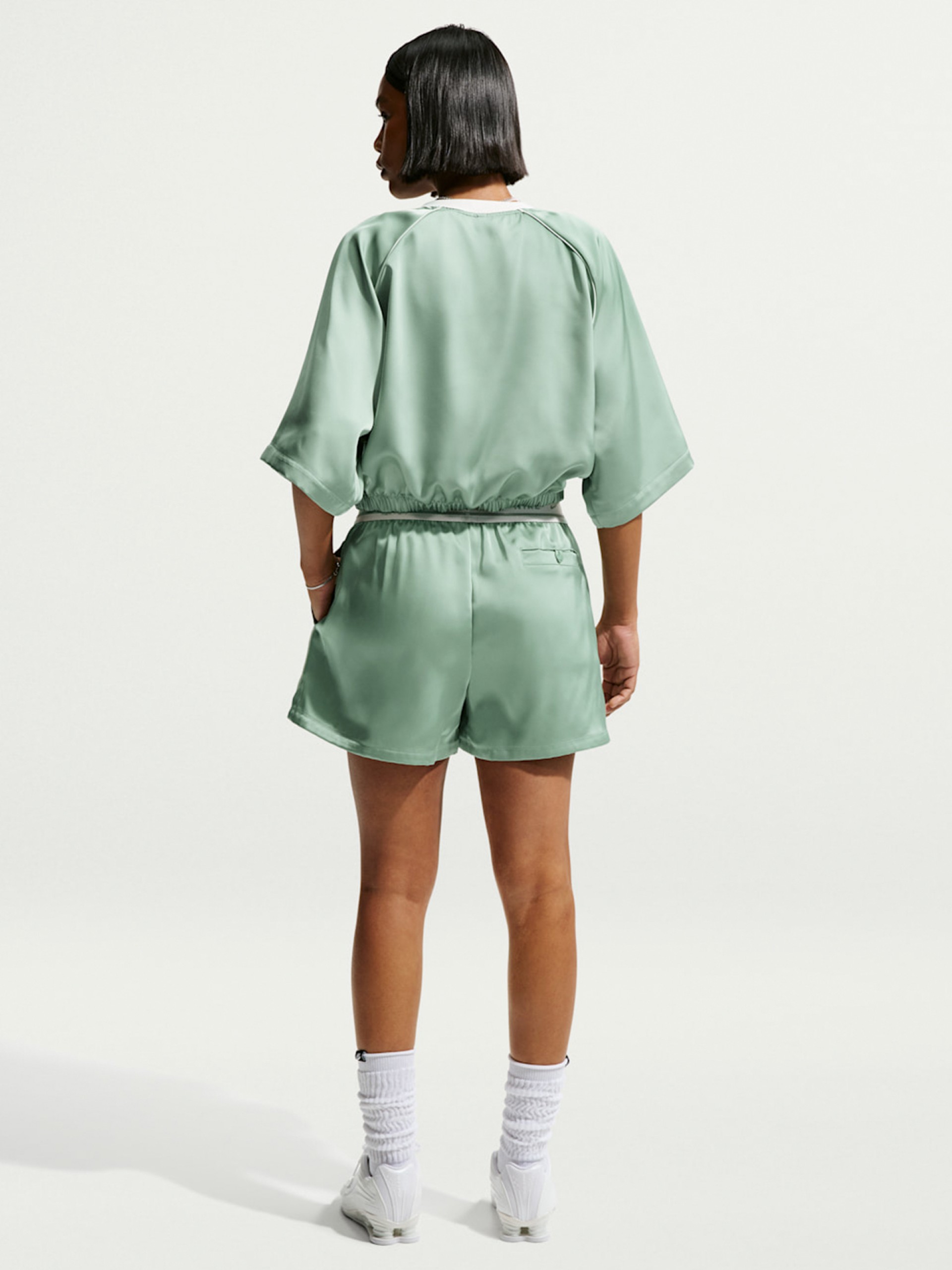 T-shirt Nike Sportswear Oversized De Cetim Verde Para Mulher