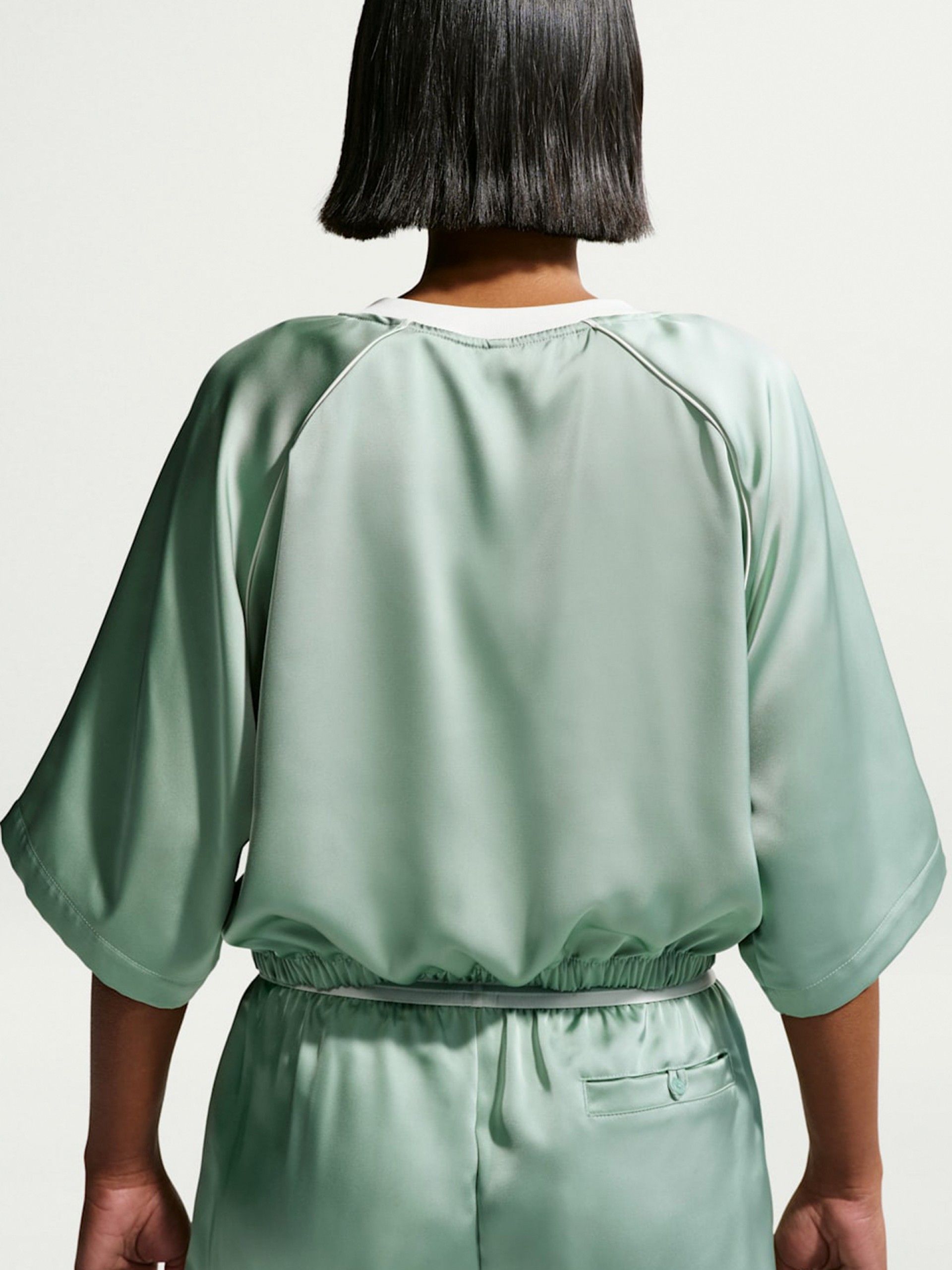 T-shirt Nike Sportswear Oversized De Cetim Verde Para Mulher