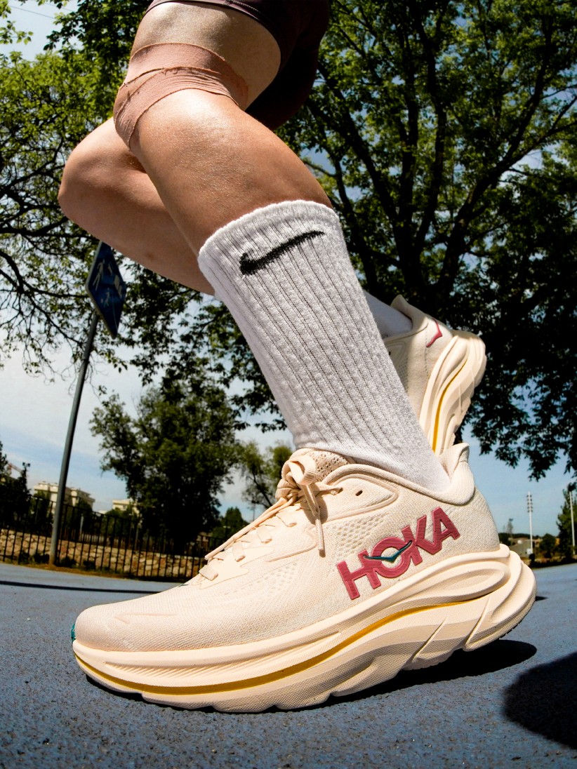 Hoka Clifton 10 W Beige and Pink Running Trainers Hoka Clifton 10 W Beige and Pink Running Trainers