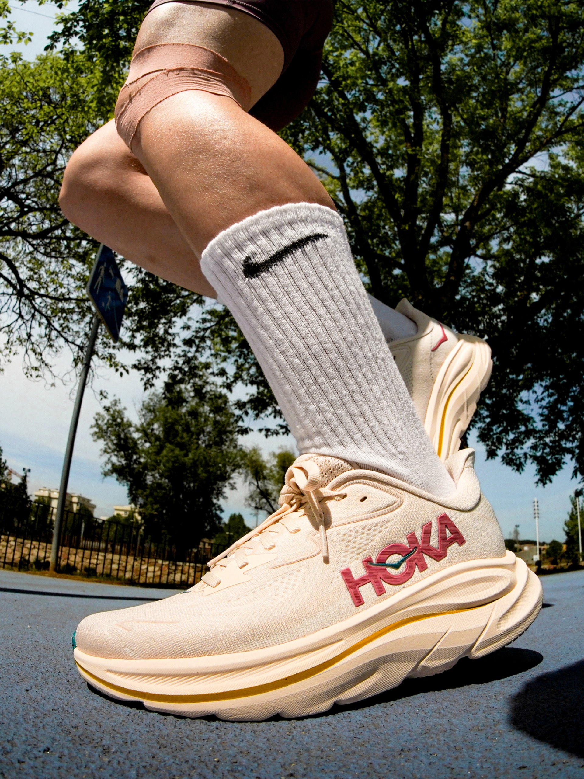 Hoka Clifton 10 W Beige and Pink Running Trainers