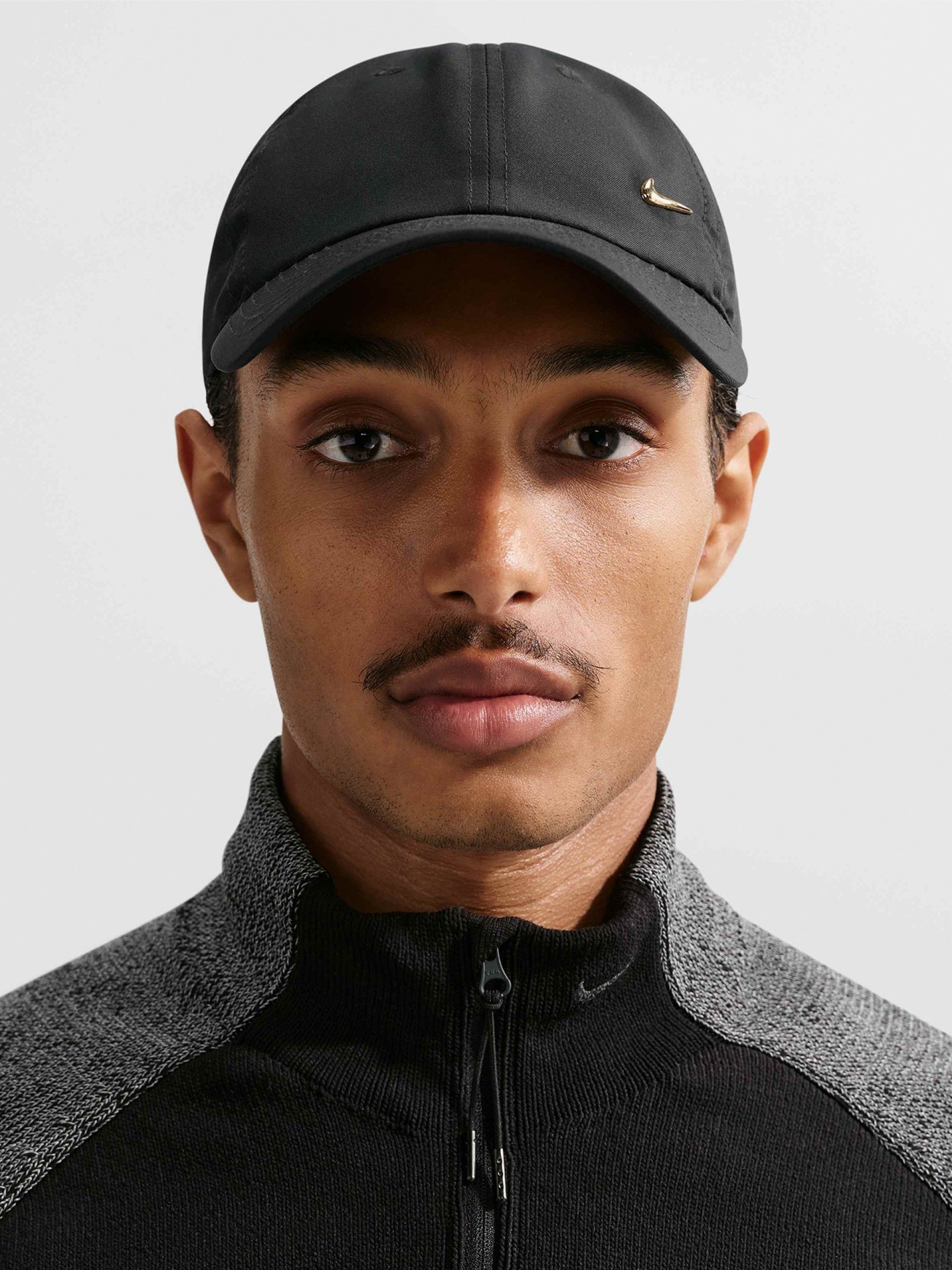Gorra Nike Dri-FIT Club Unstructured Metal Swoosh Negra