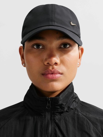 Bon� Nike Dri-FIT Club Unstructured Metal Swoosh Preto