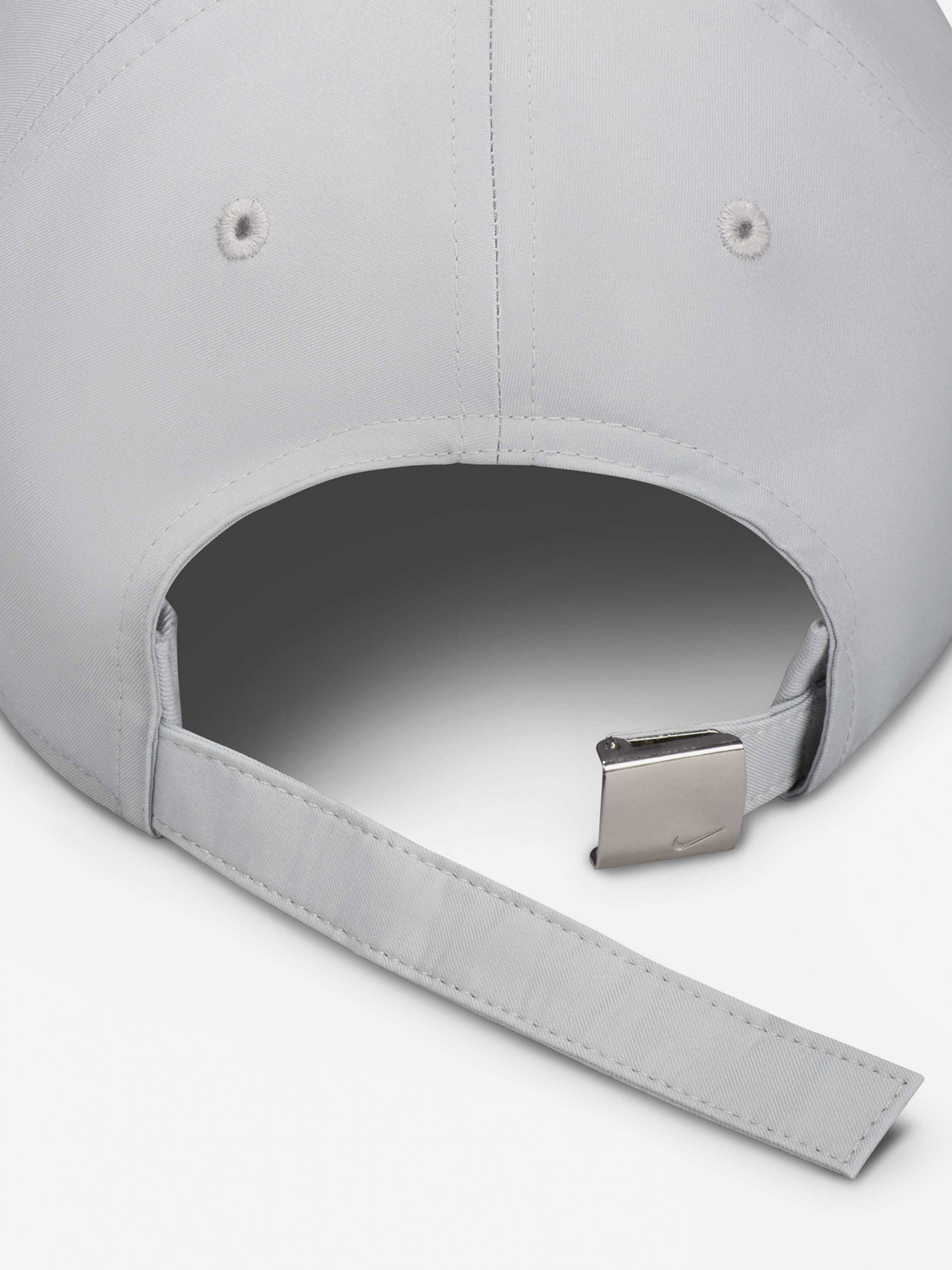 Gorra Nike Dri-FIT Club Structured Metal Swoosh Gris