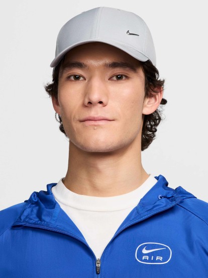 Nike Dri-FIT Club Structured Metal Swoosh Grey Cap