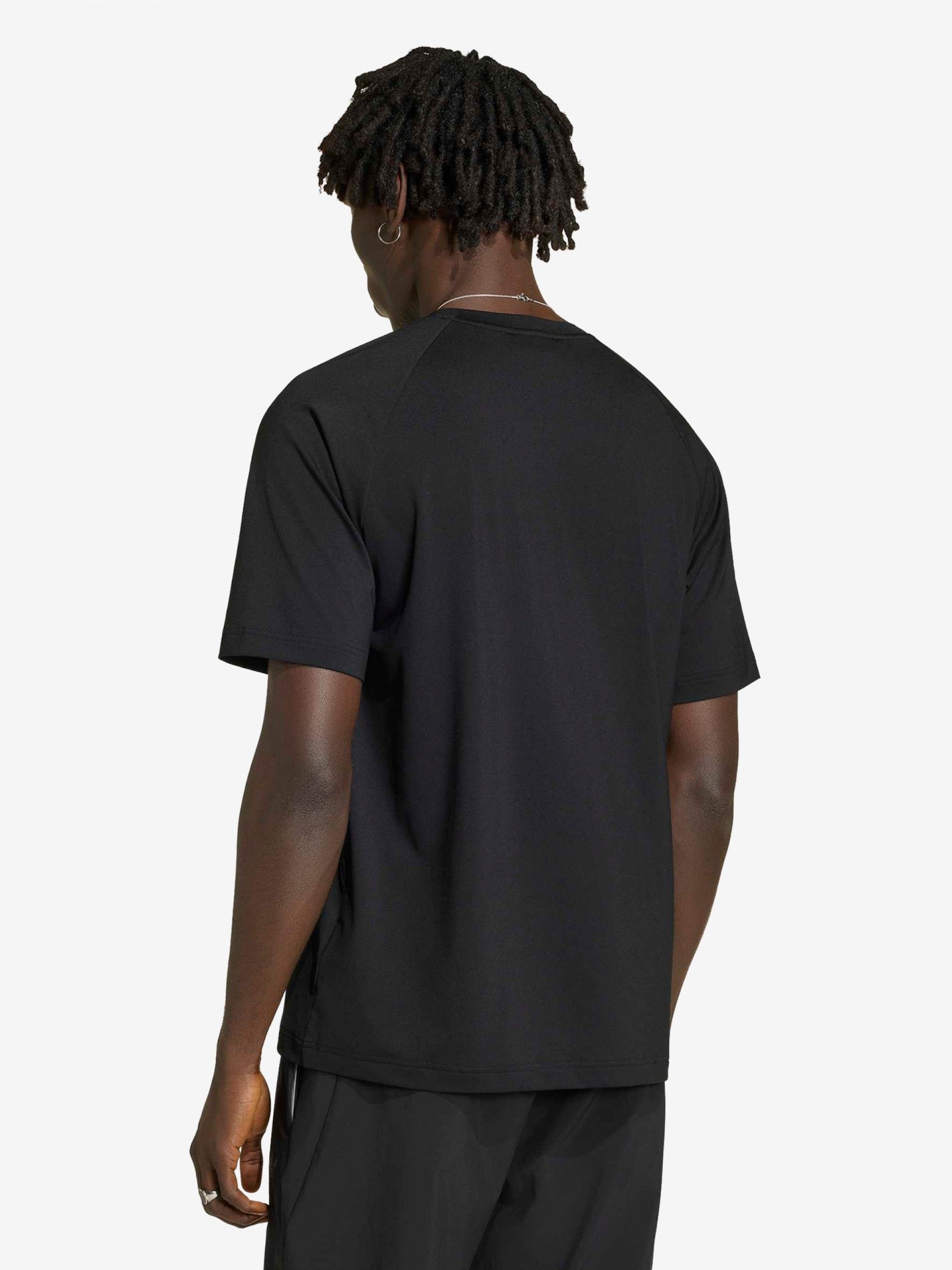 Camiseta Adidas Tech Trefoil Essentials Poliéster Negra
