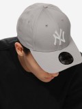 New Era 940 New York Yankees Essential 9FORTY Grey Cap New Era 940 New York Yankees Essential 9FORTY Grey Cap