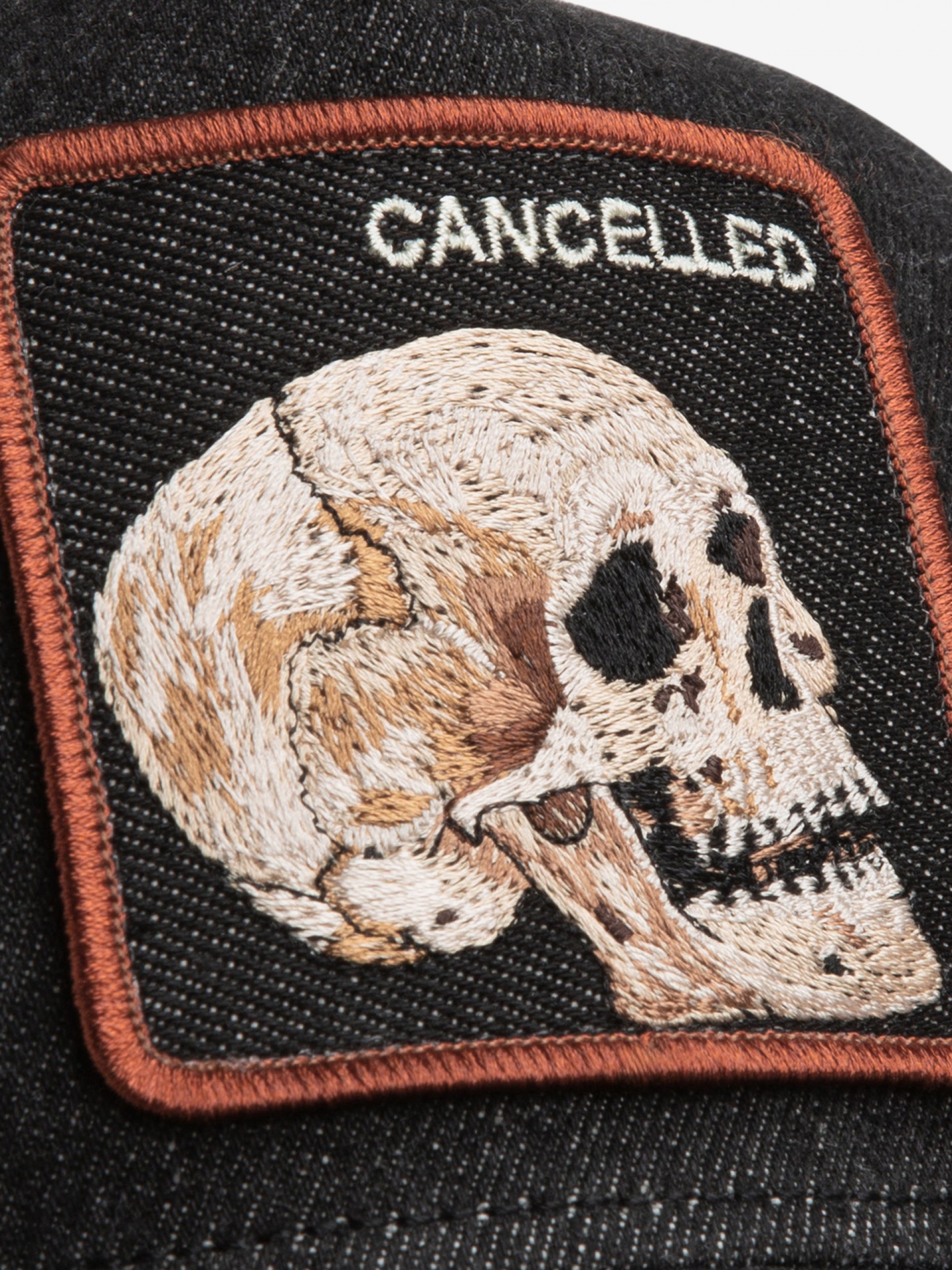 Gorra Vaquera Goorin Bros Skull Cancelled Trucker Negra y Beige