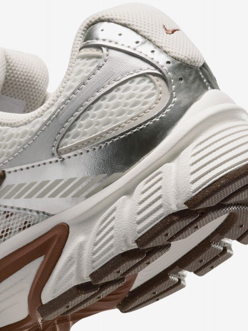 Nike V5 RNR White, Silver and Brown Sneakers For Women