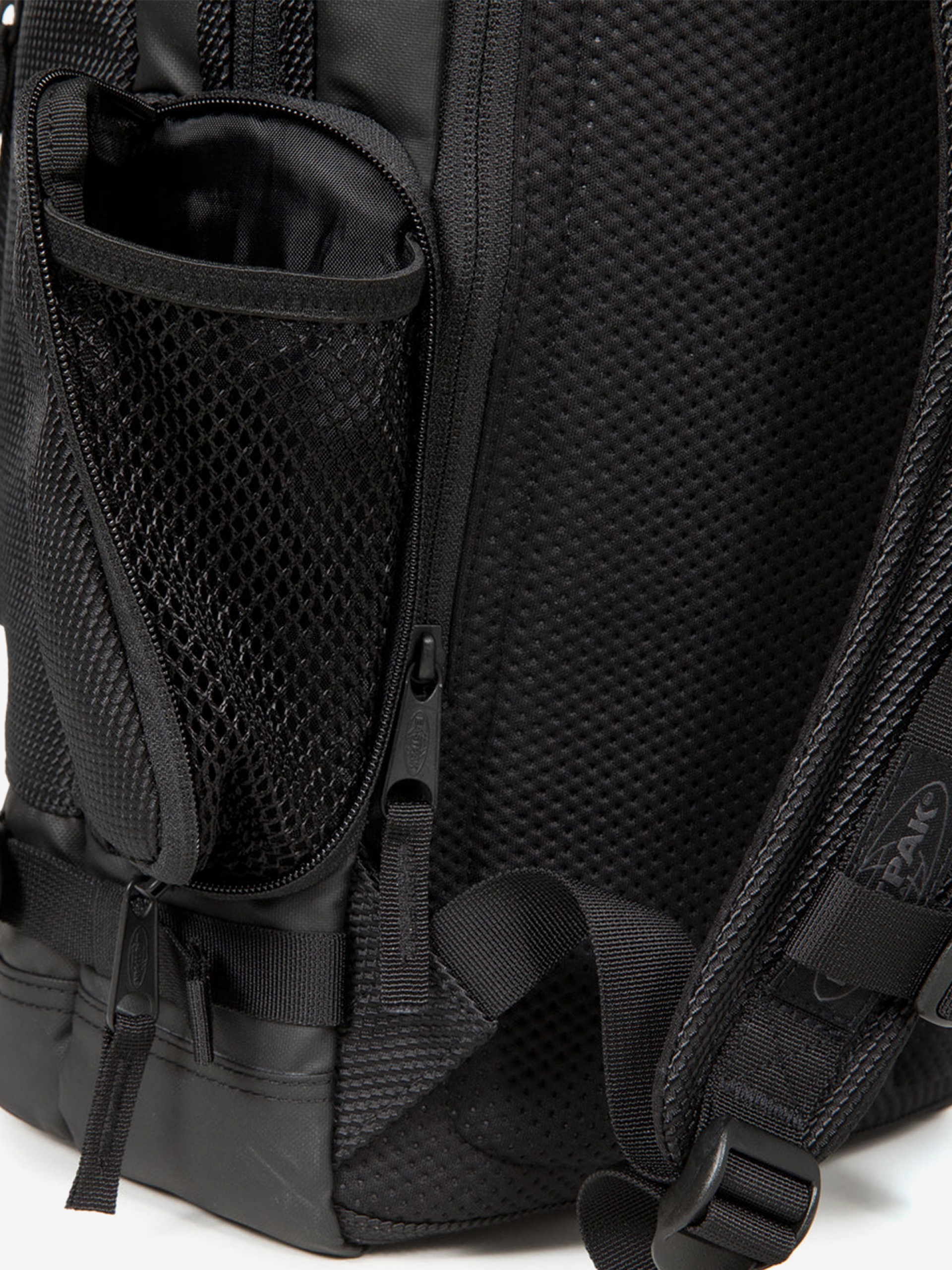 Mochila Eastpak Tecum L CNNCT Preta