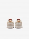 Sapatilhas Nike Dunk Low SE Bege e Brancas Para Mulher Sapatilhas Nike Dunk Low SE Bege e Brancas Para Mulher