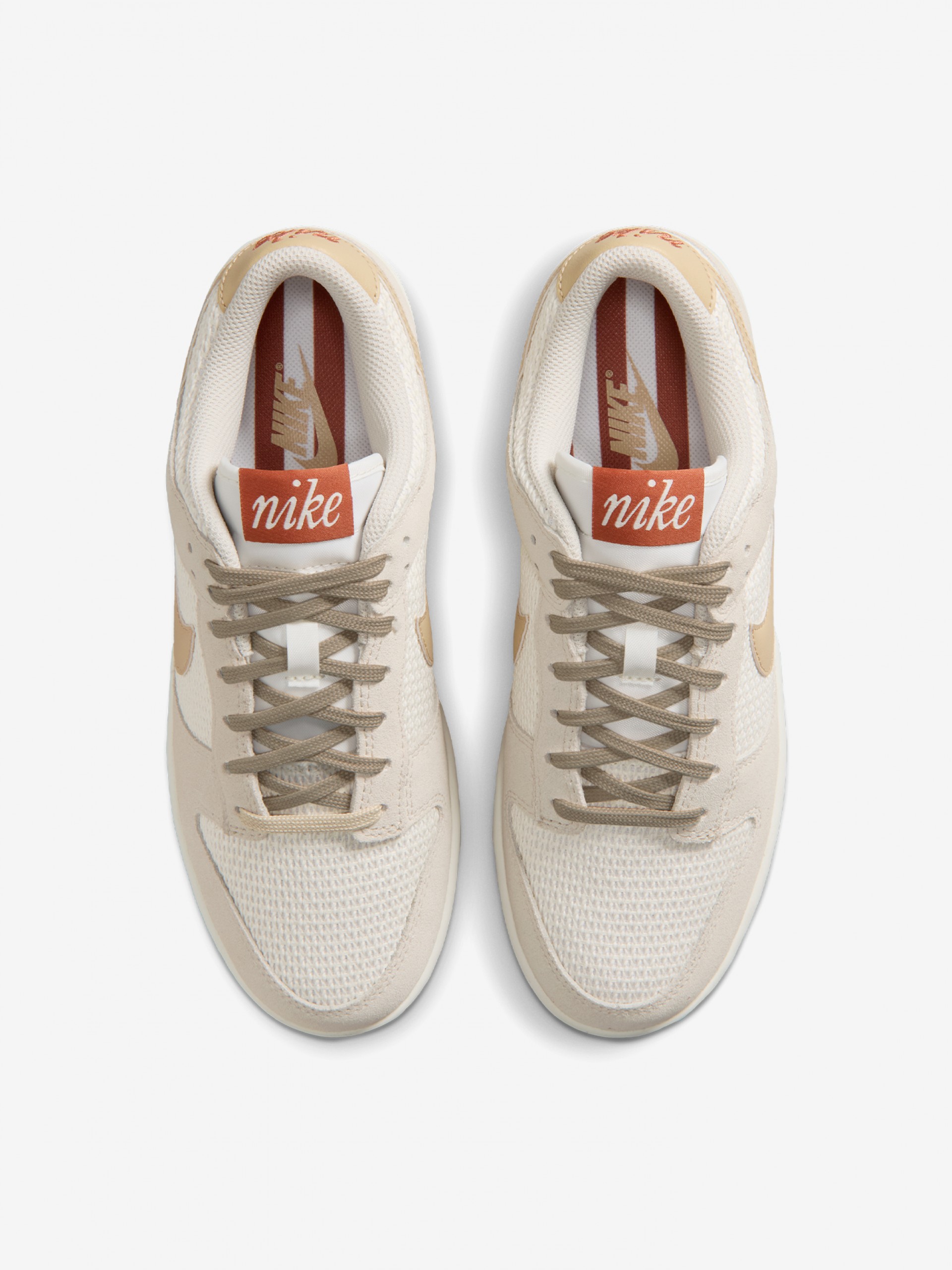 Sapatilhas Nike Dunk Low SE Bege e Brancas Para Mulher