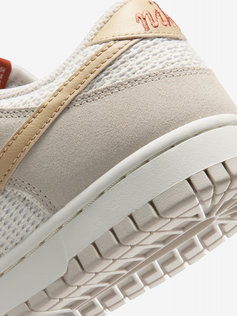 Sapatilhas Nike Dunk Low SE Bege e Brancas Para Mulher Sapatilhas Nike Dunk Low SE Bege e Brancas Para Mulher