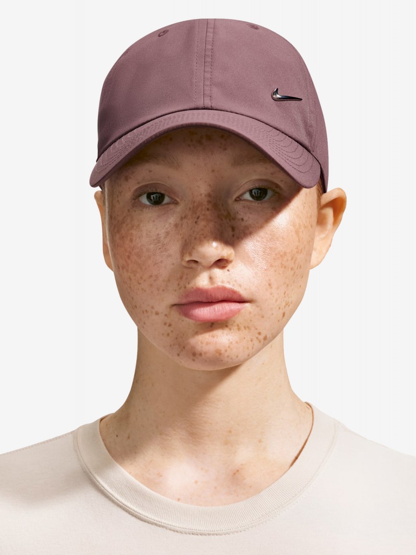 Nike Dri-FIT Club Unstructured Metal Swoosh Burgundy Cap Nike Dri-FIT Club Unstructured Metal Swoosh Burgundy Cap