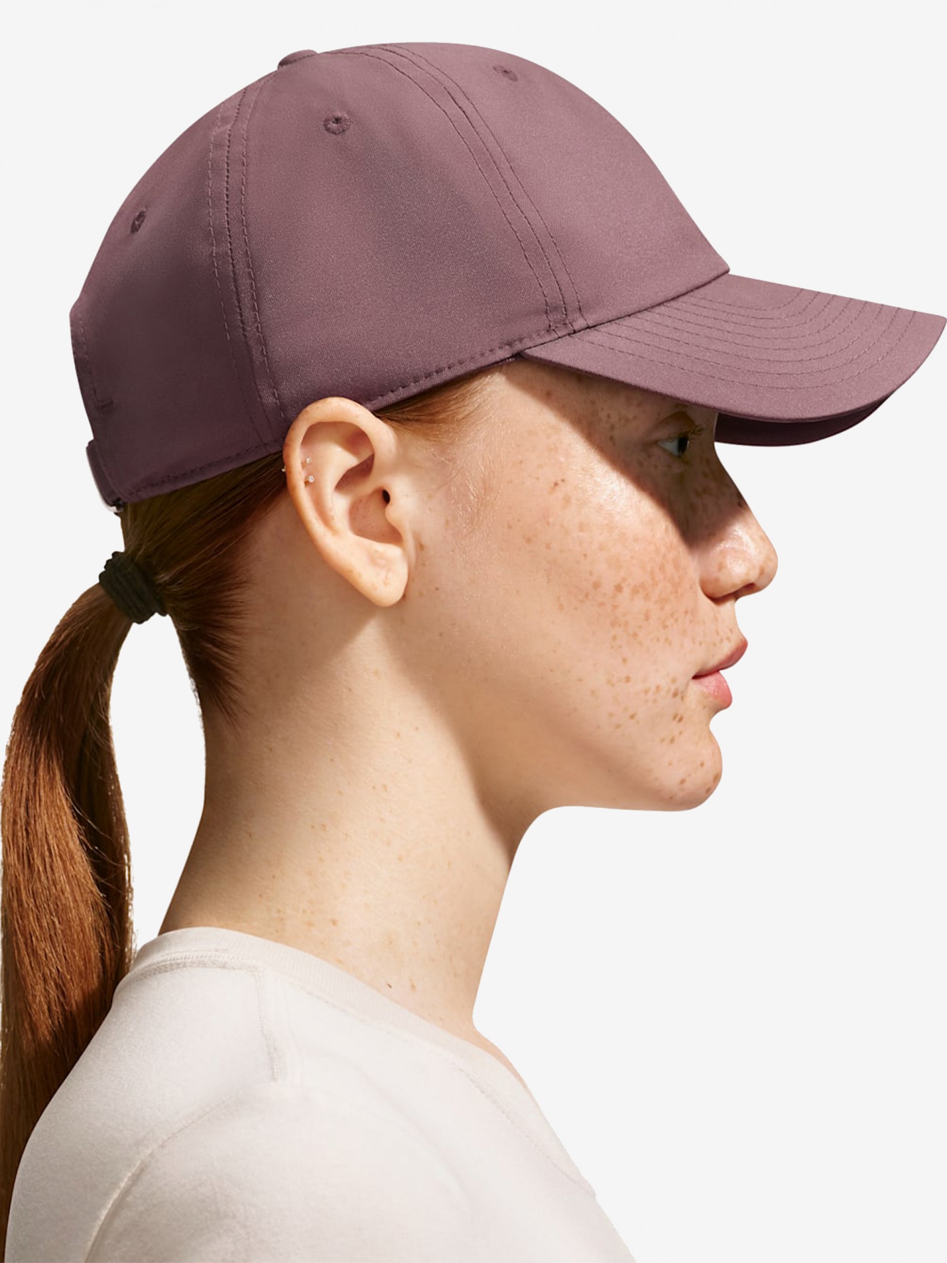 Nike Dri-FIT Club Unstructured Metal Swoosh Burgundy Cap