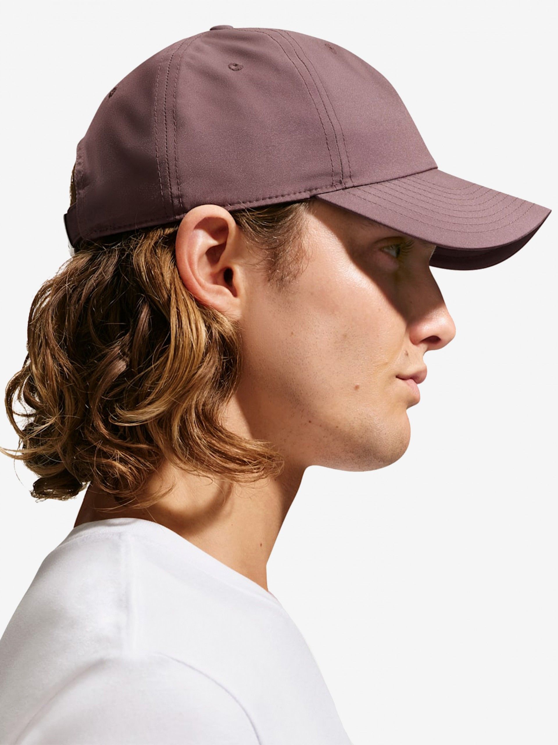 Nike Dri-FIT Club Unstructured Metal Swoosh Burgundy Cap