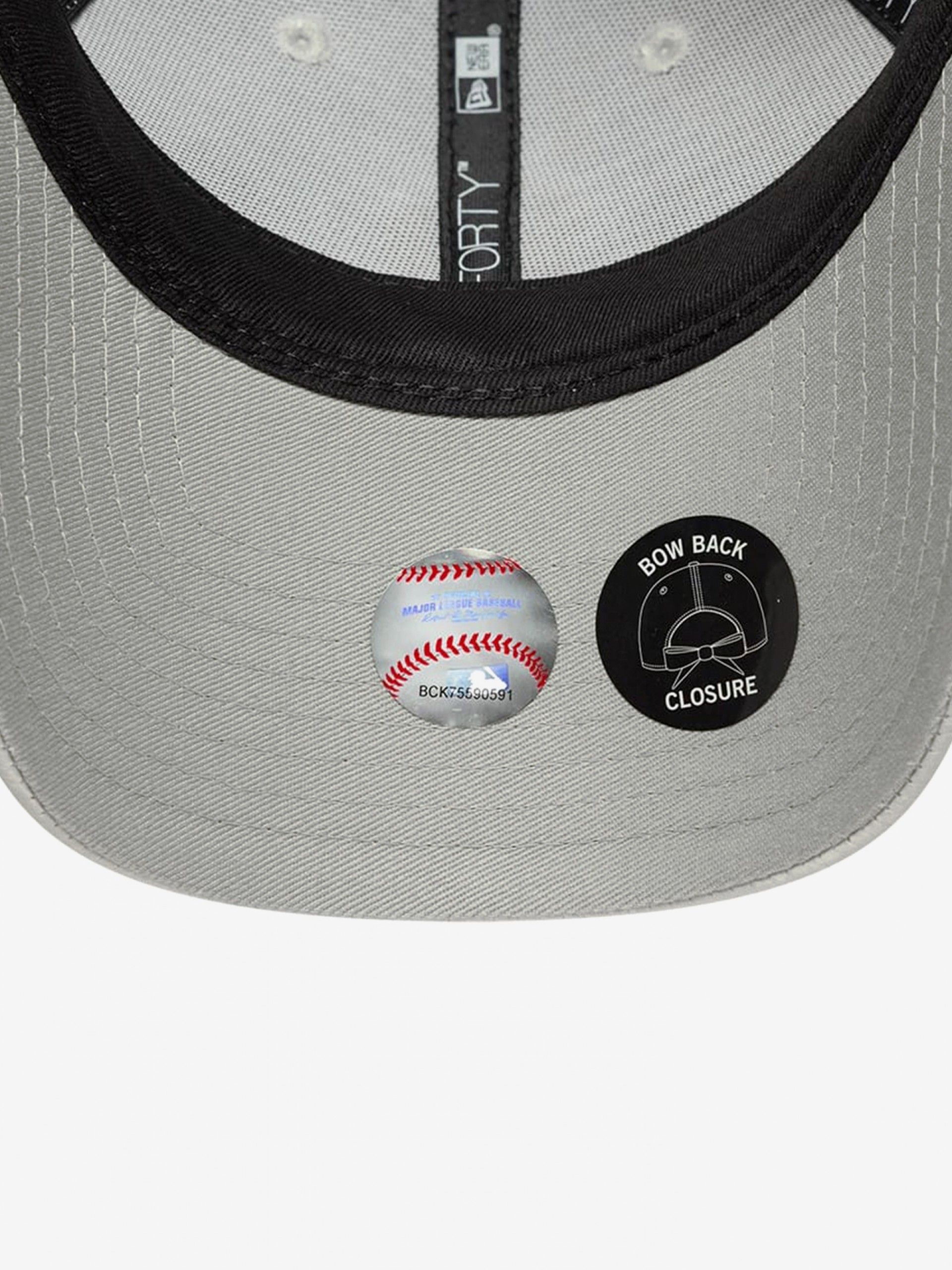Boné New Era New York Yankees 9FORTY De Cetim Cinzento Para Mulher