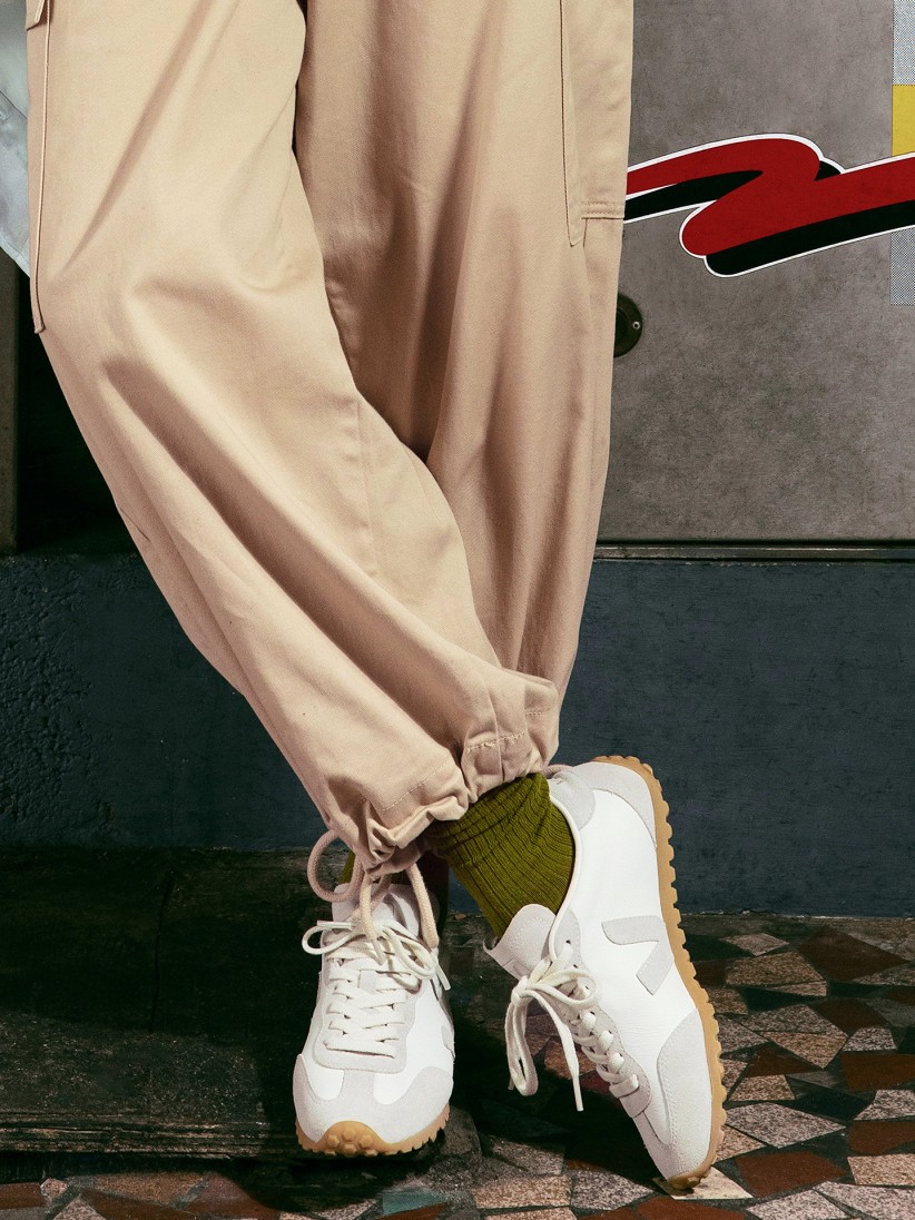 VEJA GT White and Grey Sneakers VEJA GT White and Grey Sneakers