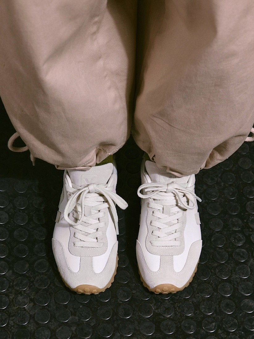 VEJA GT White and Grey Sneakers VEJA GT White and Grey Sneakers