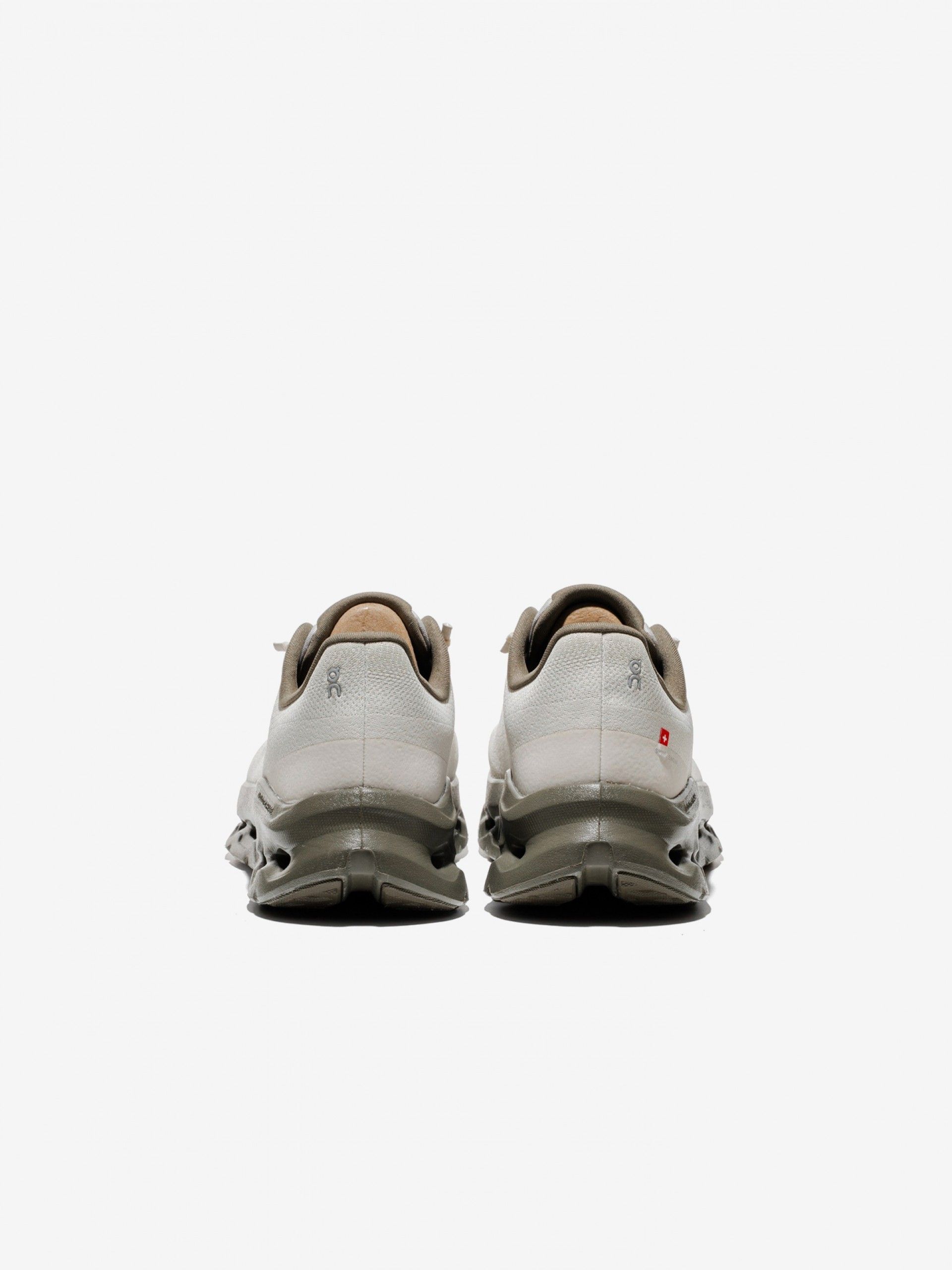 Zapatillas On Running Cloudtilt Verdes y Beige