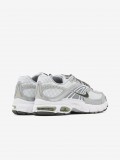 Sapatilhas Nike Air Max Moto 2K Brancas e Cinzentas Para Homem Sapatilhas Nike Air Max Moto 2K Brancas e Cinzentas Para Homem