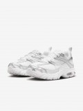 Sapatilhas Nike Air Max Moto 2K Brancas e Prateadas J�nior