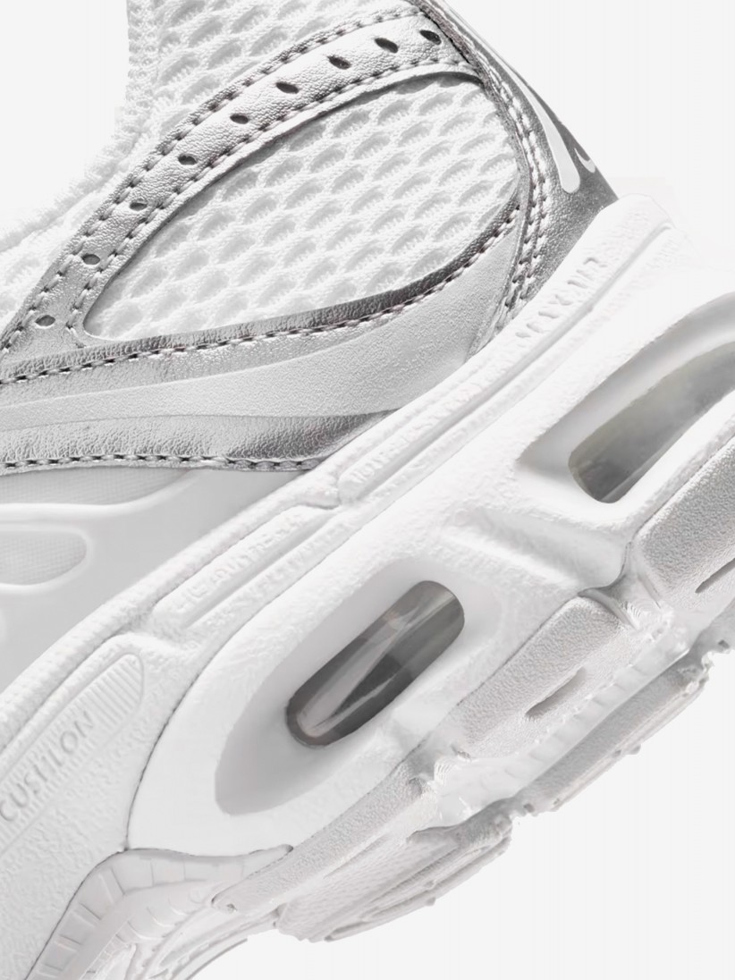 Sapatilhas Nike Air Max Moto 2K Brancas e Prateadas J�nior