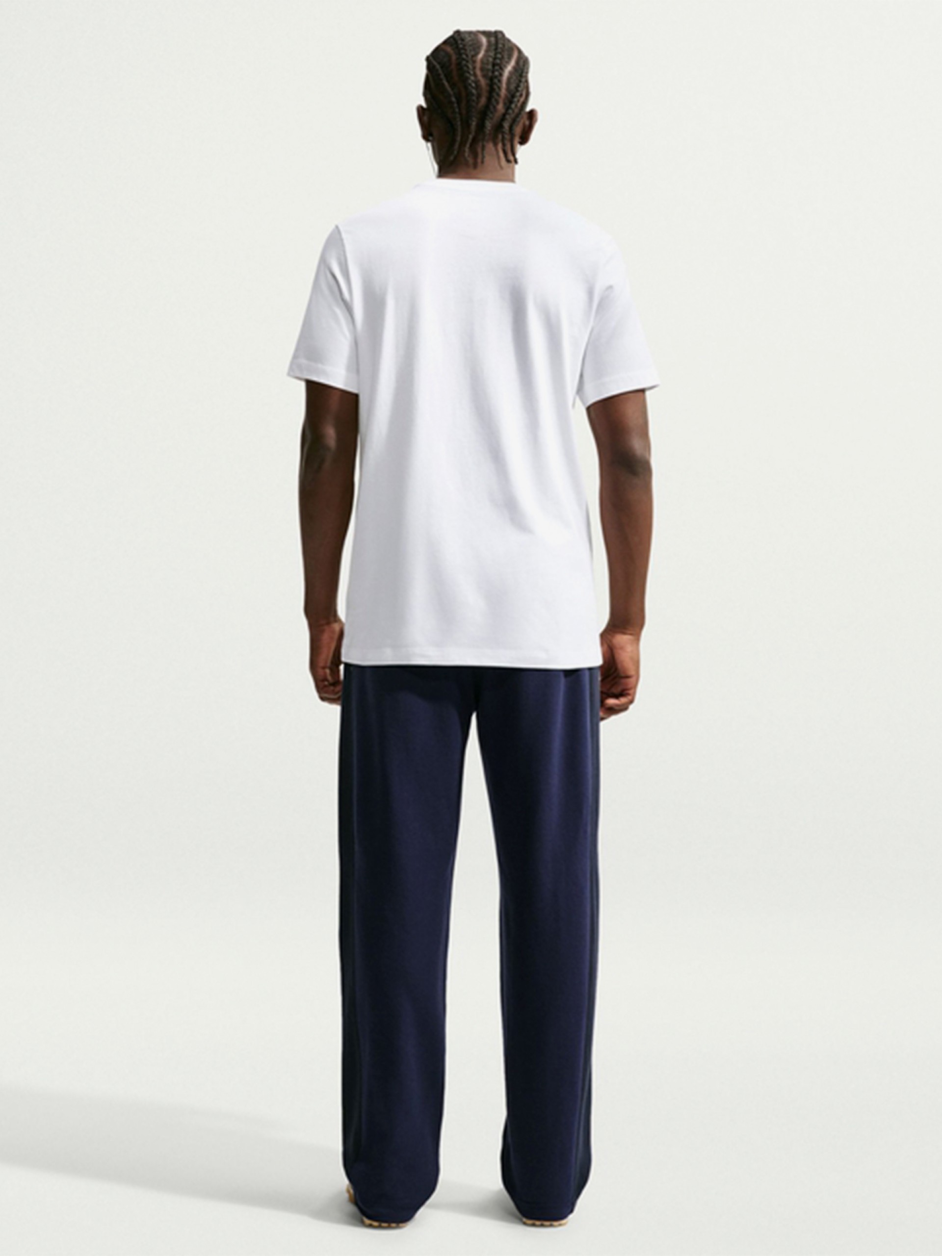 Nike Sportswear Club White T-shirt For Men