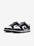 Sapatilhas Nike Dunk Low SE Pretas e Brancas Para Mulher