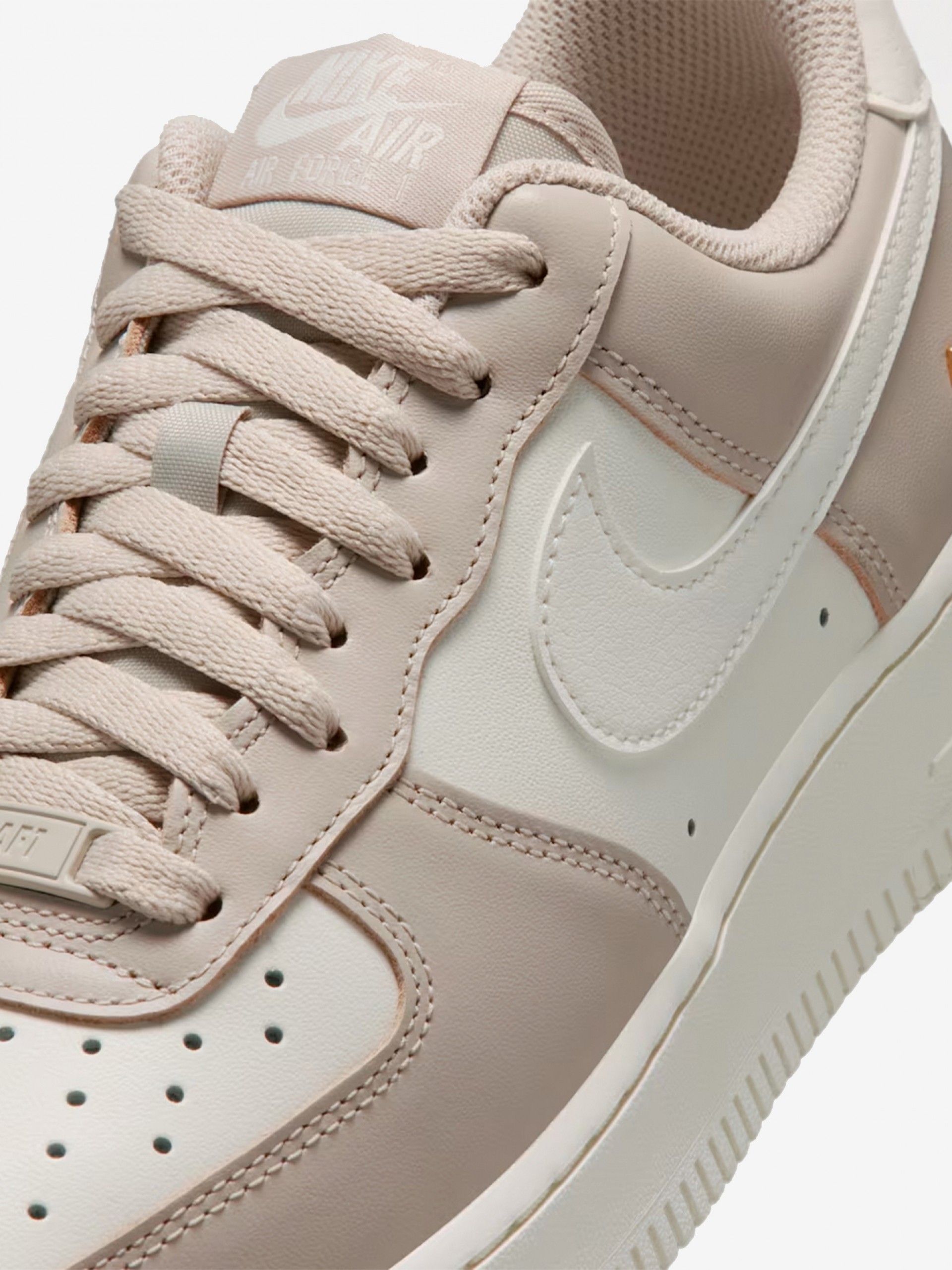 Sapatilhas Nike Air Force 1 07 Bege Para Mulher