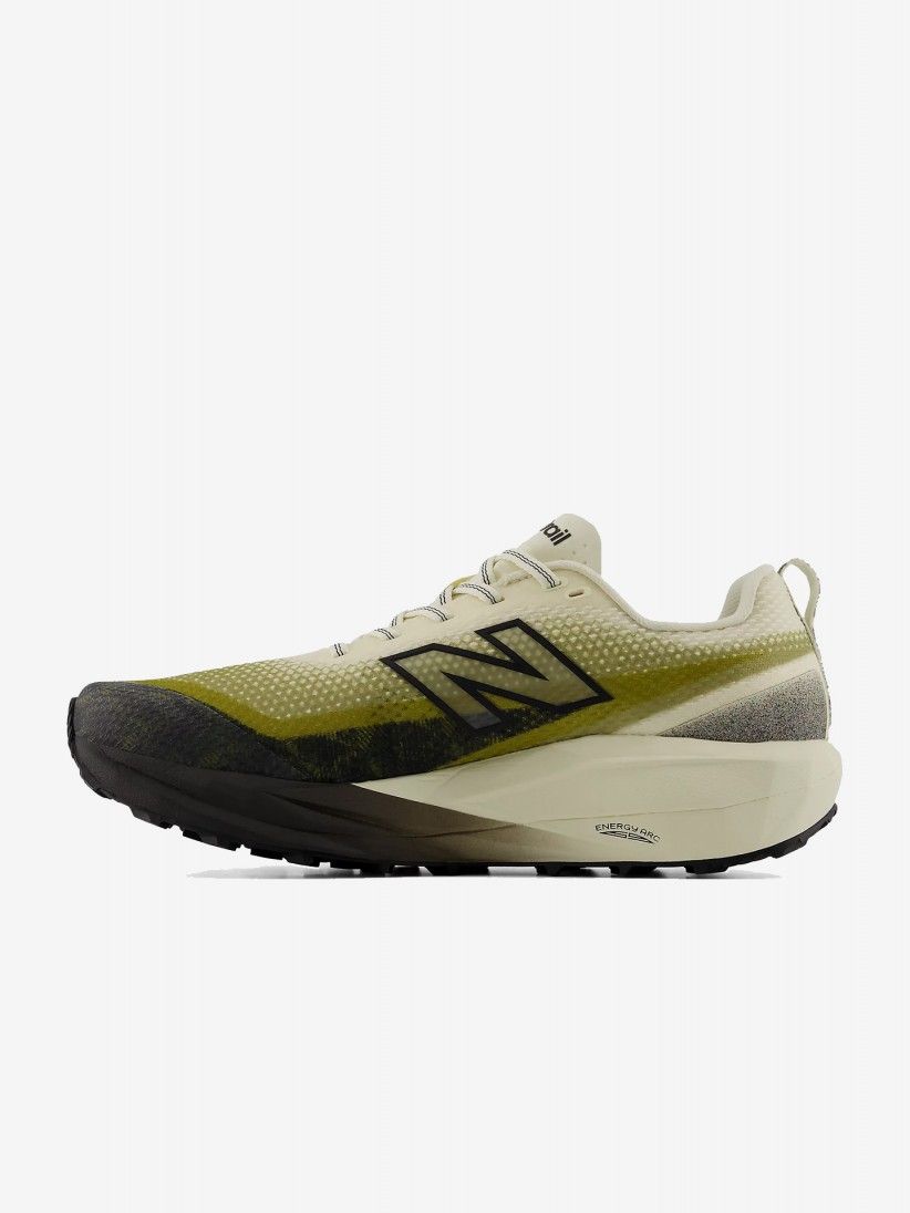 New Balance FuelCell SuperComp v2 Beige and Green Trail Trainers For Men New Balance FuelCell SuperComp v2 Beige and Green Trail Trainers For Men