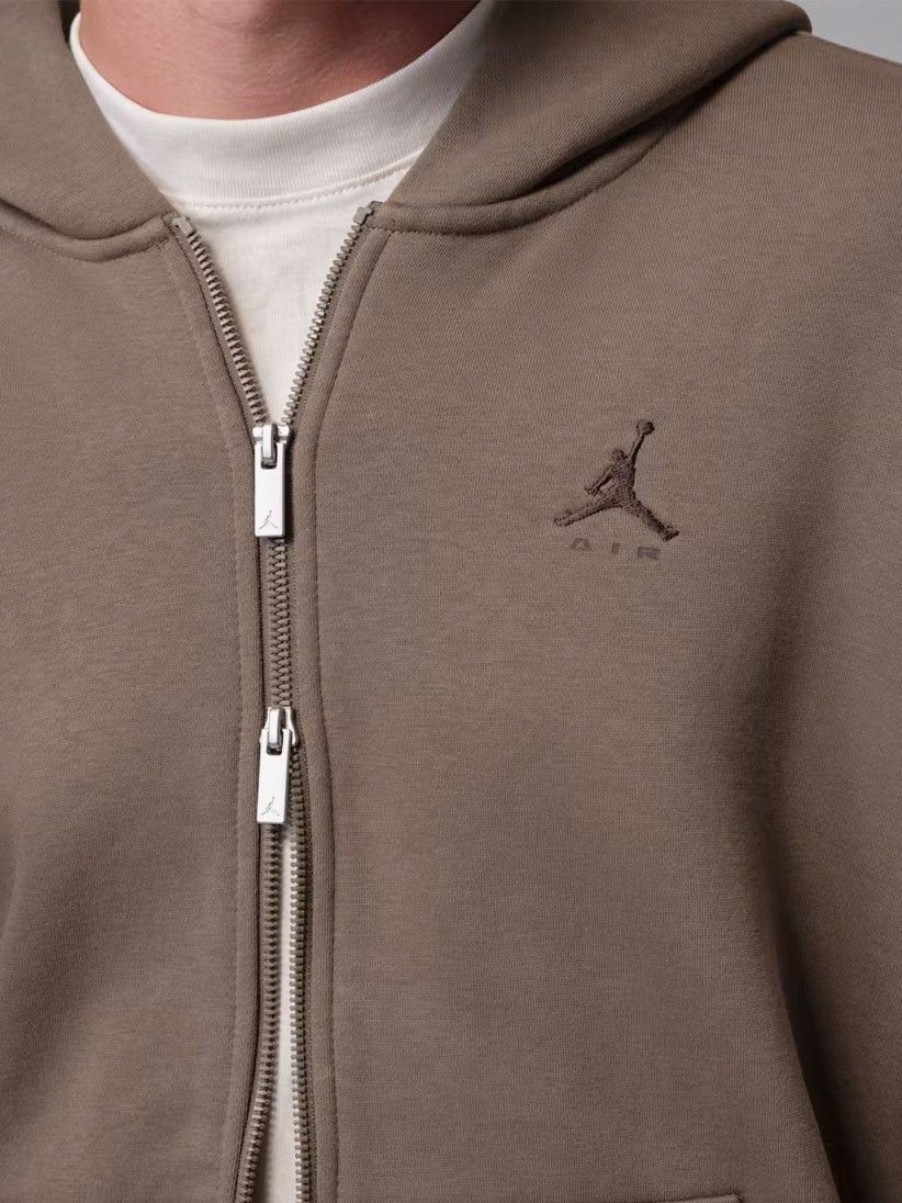 Casaco com Capuz Nike Jordan Brooklyn Oversized Castanho Para Homem Casaco com Capuz Nike Jordan Brooklyn Oversized Castanho Para Homem