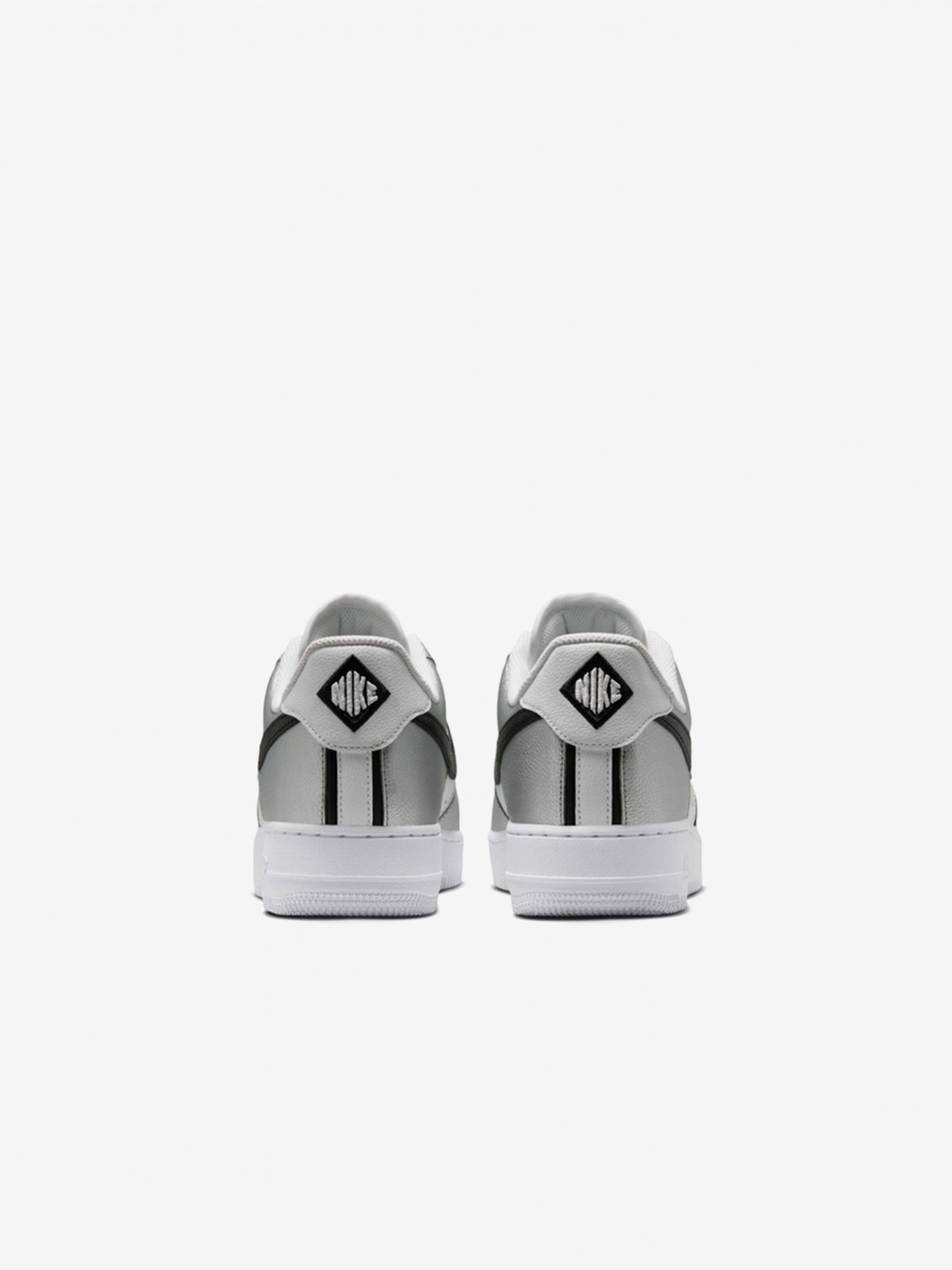 Sapatilhas Nike Air Force 1 07 LV8 Prateadas e Brancas Para Homem
