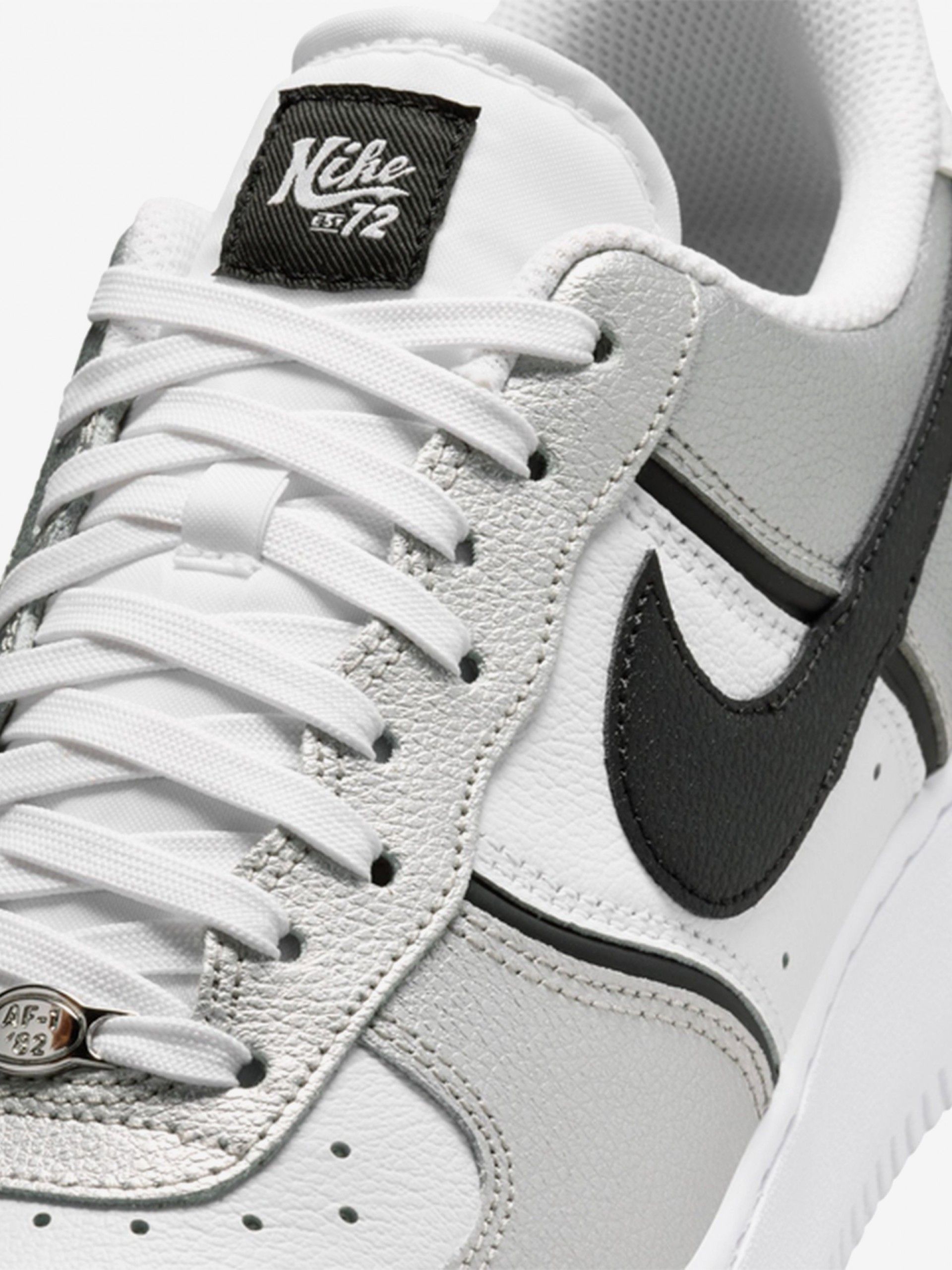 Sapatilhas Nike Air Force 1 07 LV8 Prateadas e Brancas Para Homem