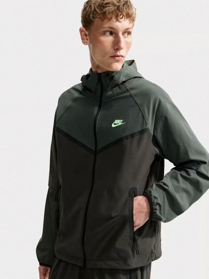 Nike Tech Dri-FIT Green Hooded Windbreaker Jacket For Men Nike Tech Dri-FIT Green Hooded Windbreaker Jacket For Men