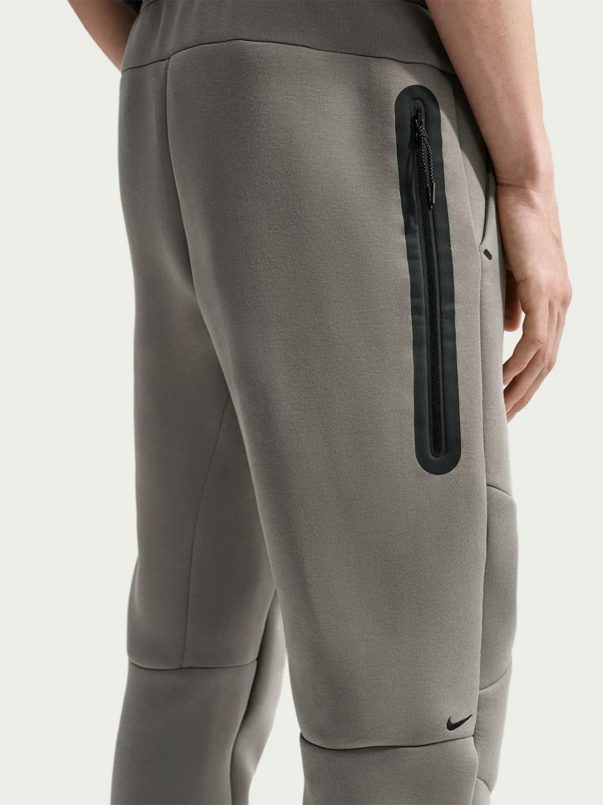 Nike Tech Fleece Slim Fit Green Trousers For Men