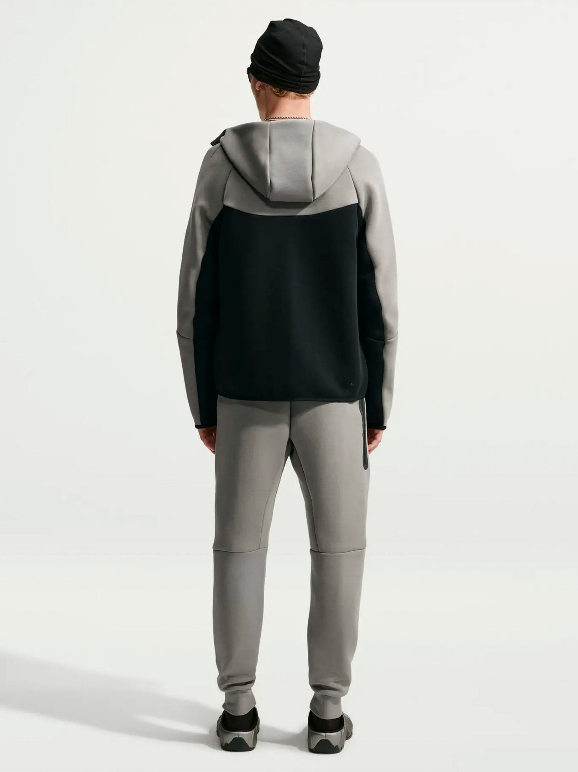 Nike Tech Fleece Slim Fit Green Trousers For Men
