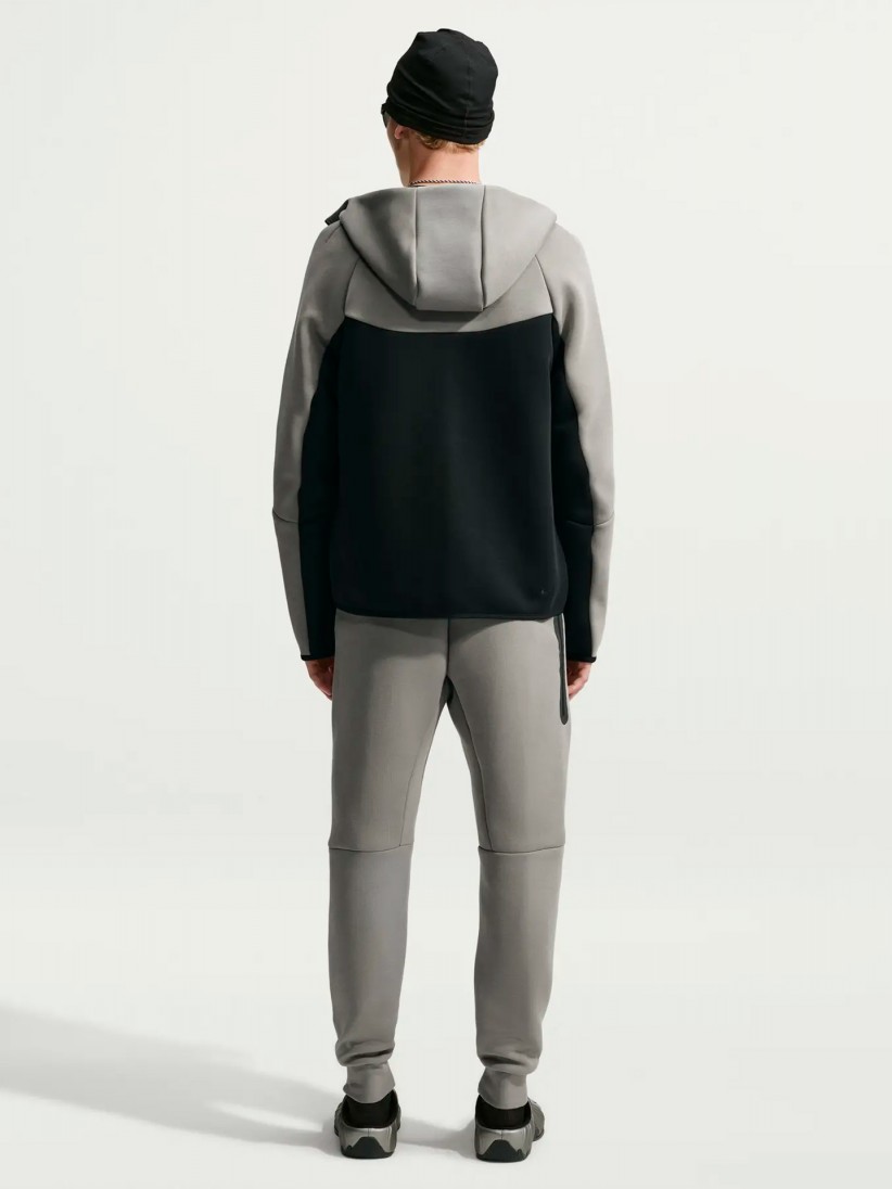 Nike Tech Fleece Slim Fit Grey Trousers For Men Nike Tech Fleece Slim Fit Grey Trousers For Men