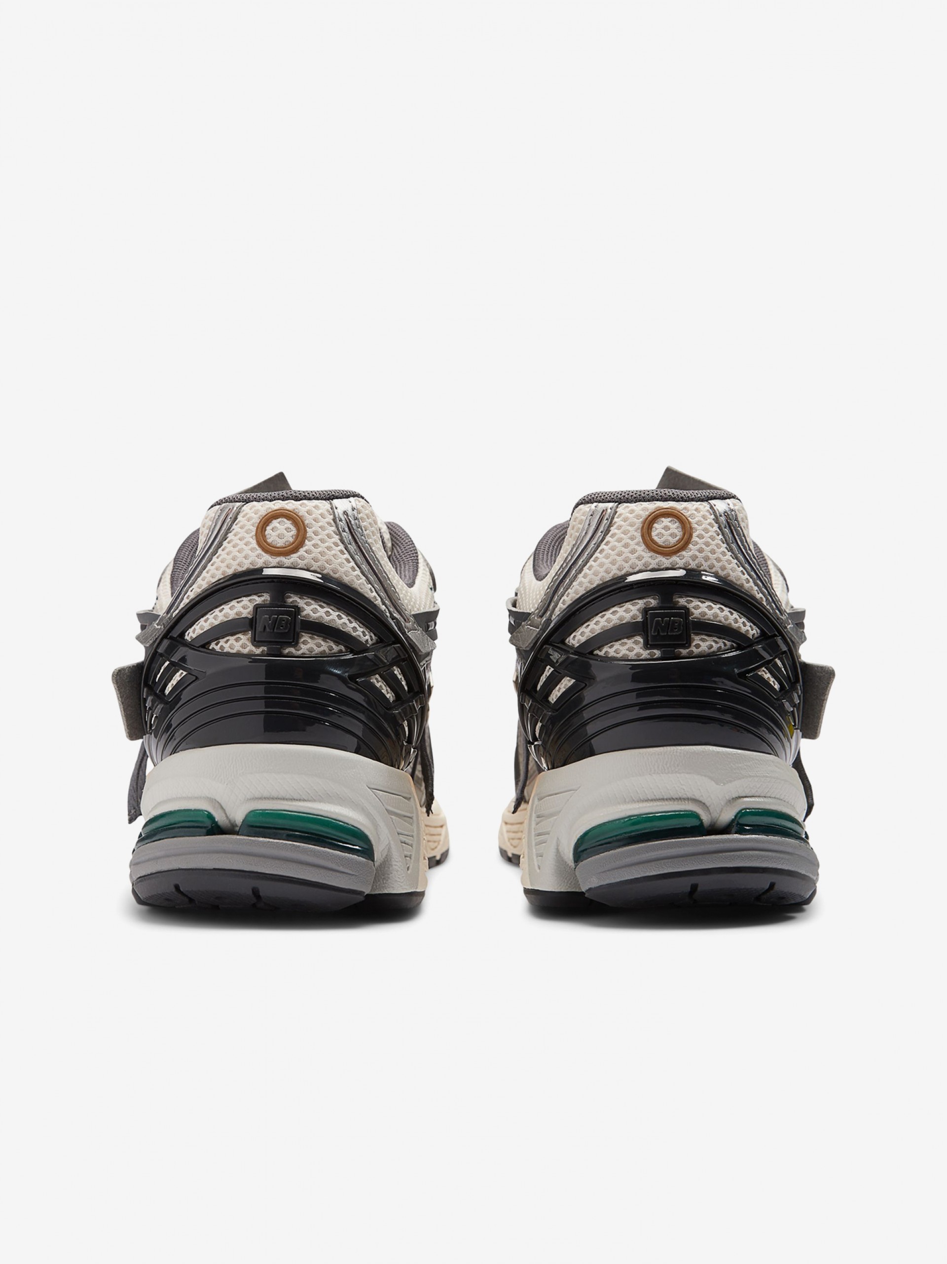Sapatilhas New Balance 1906A V1 Cinzentas, Brancas e Prateadas