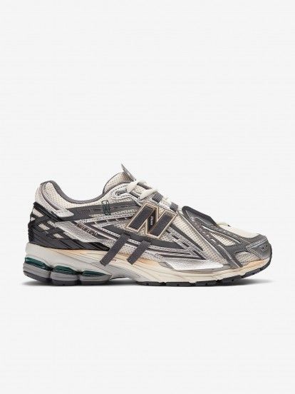 Zapatillas New Balance 1906A V1 Grises, Blancas y Plateadas