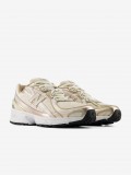 New Balance U740 V2 Beige and Golden Sneakers New Balance U740 V2 Beige and Golden Sneakers
