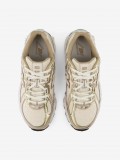 New Balance U740 V2 Beige and Golden Sneakers New Balance U740 V2 Beige and Golden Sneakers