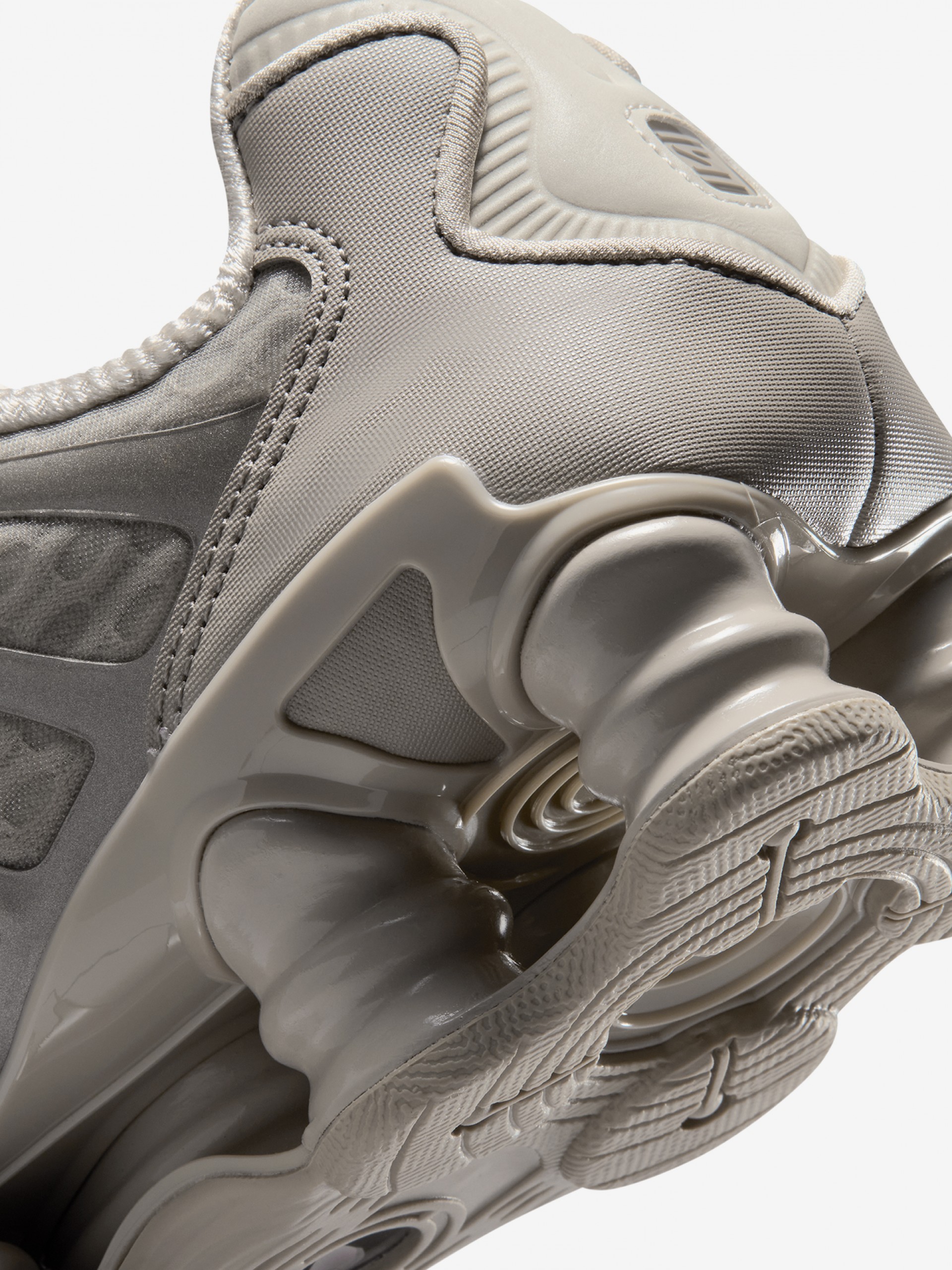 Zapatillas Nike Shox TL Beige Para Mujer