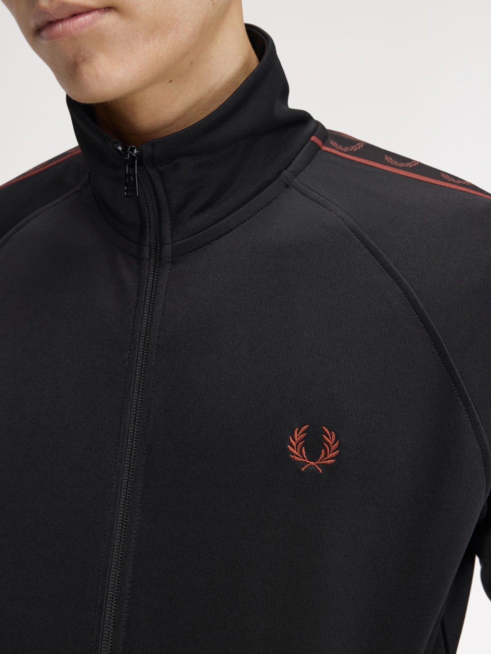 Casaco Fred Perry Contrast Tape Track Preto