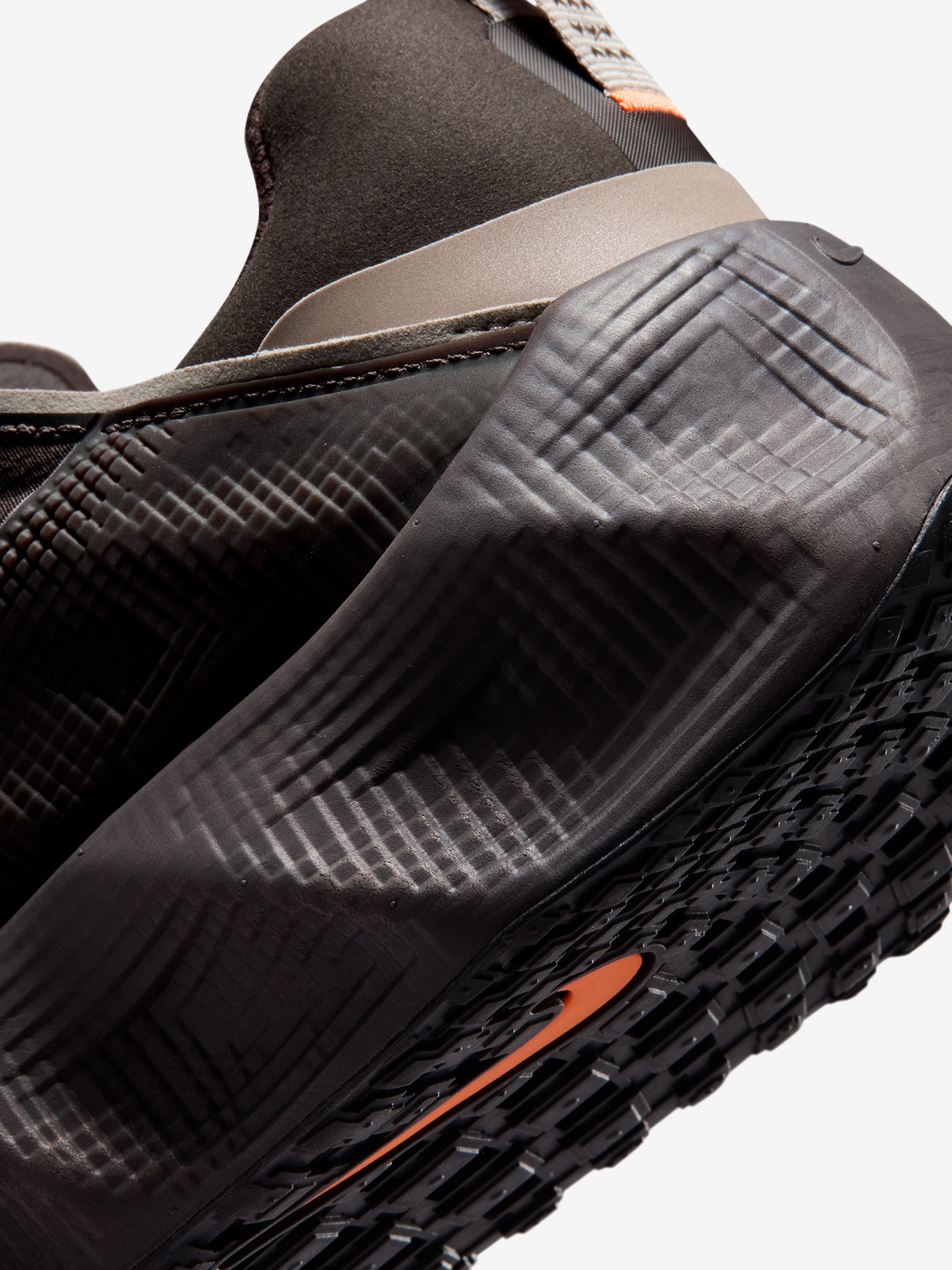 Sapatilhas Nike Ava Rover Castanhas Para Homem