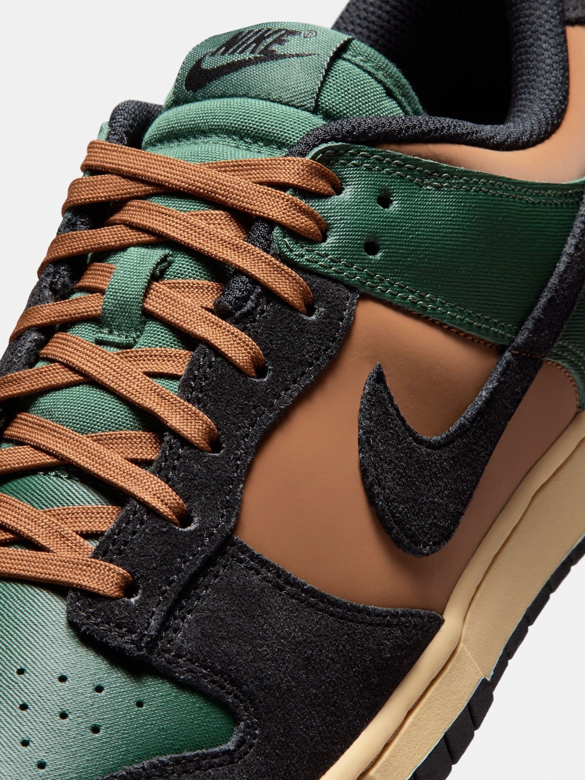Sapatilhas Nike Dunk Low Retro Verdes, Camel e Pretas Para Homem