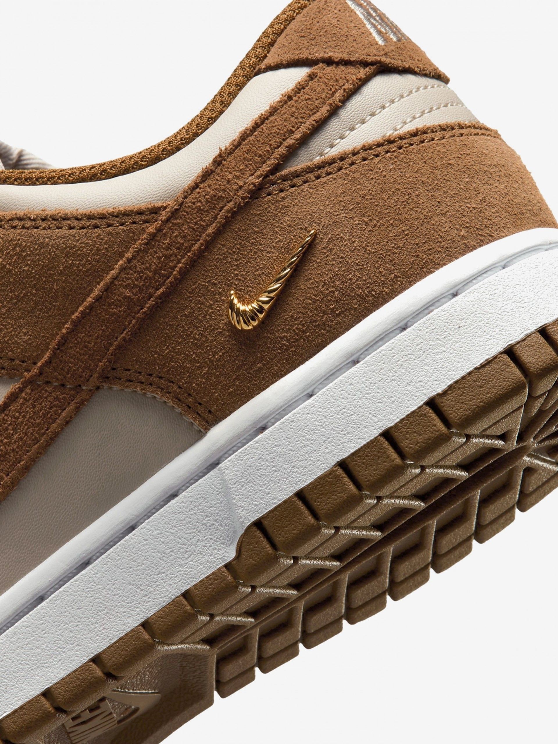 Sapatilhas Nike Dunk Low Camel e Bege Para Mulher